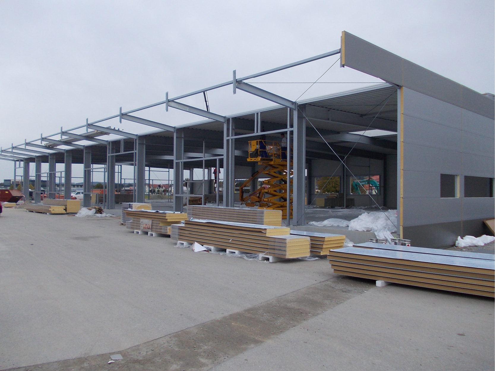 Tritscheler Firmengeschichte 2011 Halle Zubau